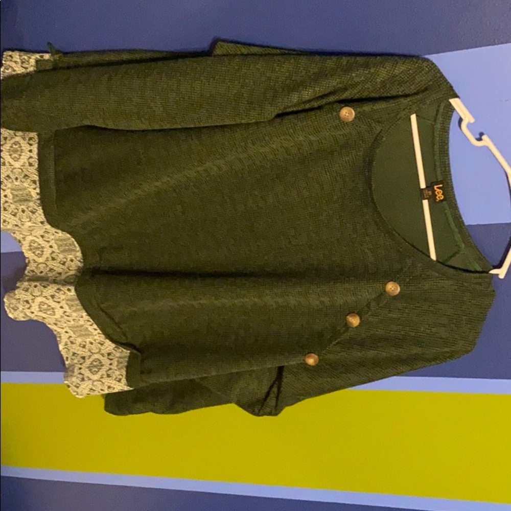 Green top with sheer at bottom, for leggings